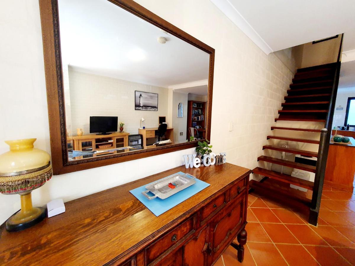 Primary 43 2brm Townhouse Fremantle With 2 Carbays Apartment