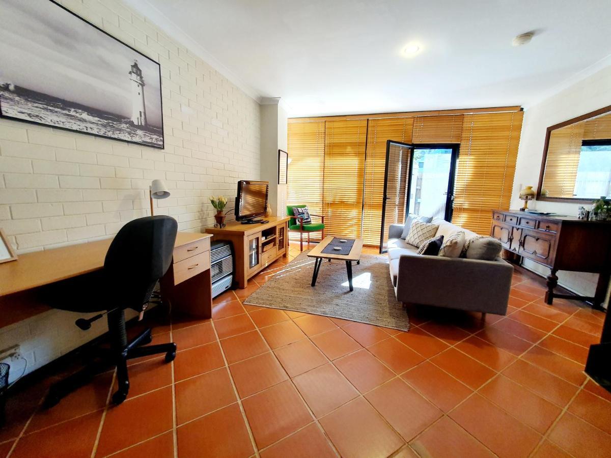 Apartment Primary 43 2brm Townhouse Fremantle With 2 Carbays